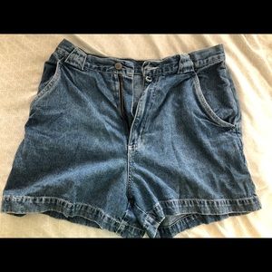 Vintage American eagle jean shorts!